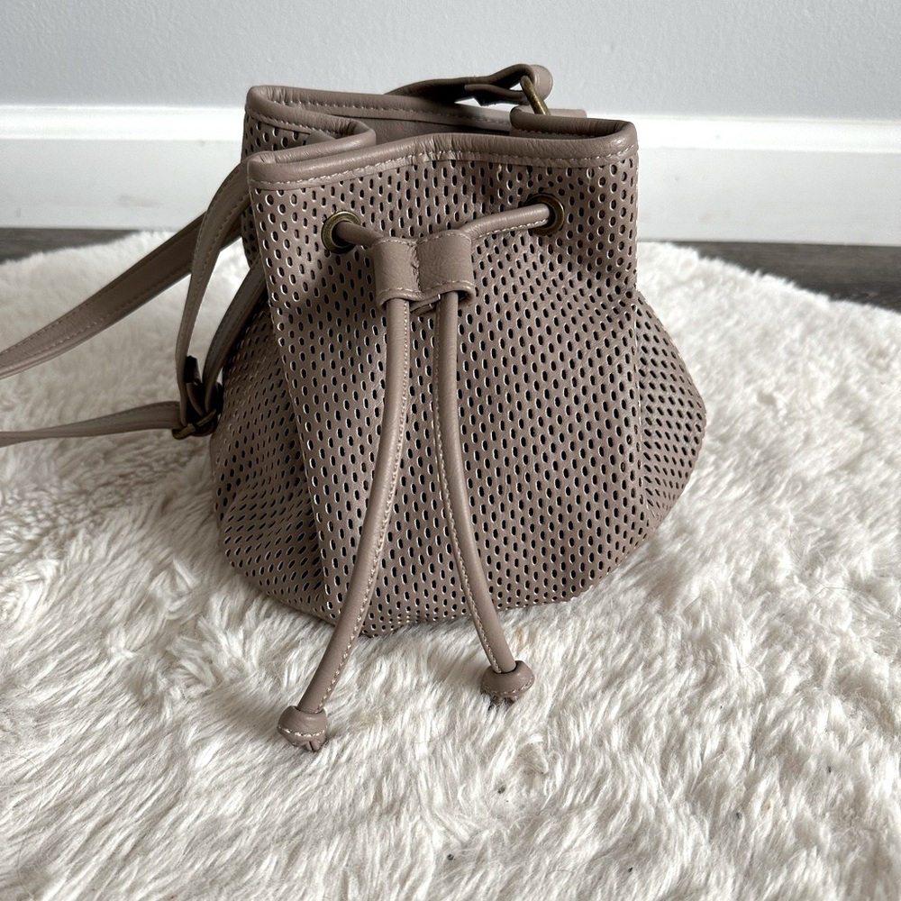 Madden bucket cross body bag